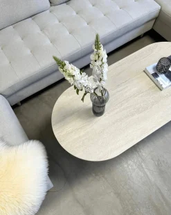 Nimara Bobby - Oval sofabord med lys beige stenbordplade og fod i eg 120x55x45 cm* Sofaborde