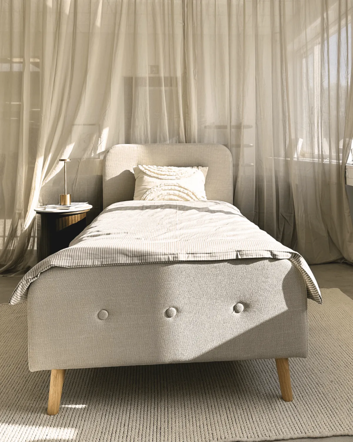 Nimara Christian sengeramme i beige 90x200 cm ekskl. sengelameller og madrasser* Sengerammer|Alle Senge