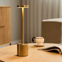 Nimara Elvis LED bordlampe guld* Bordlamper