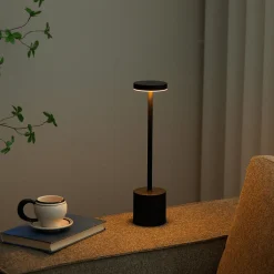Nimara Elvis LED bordlampe sort* Bordlamper