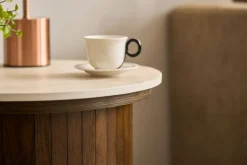 Nimara Enzo sidebord i stenbordplade med røget eg lamelfod Ø40 cm* Hjørneborde & Sengeborde|Hjørneborde & Sengeborde