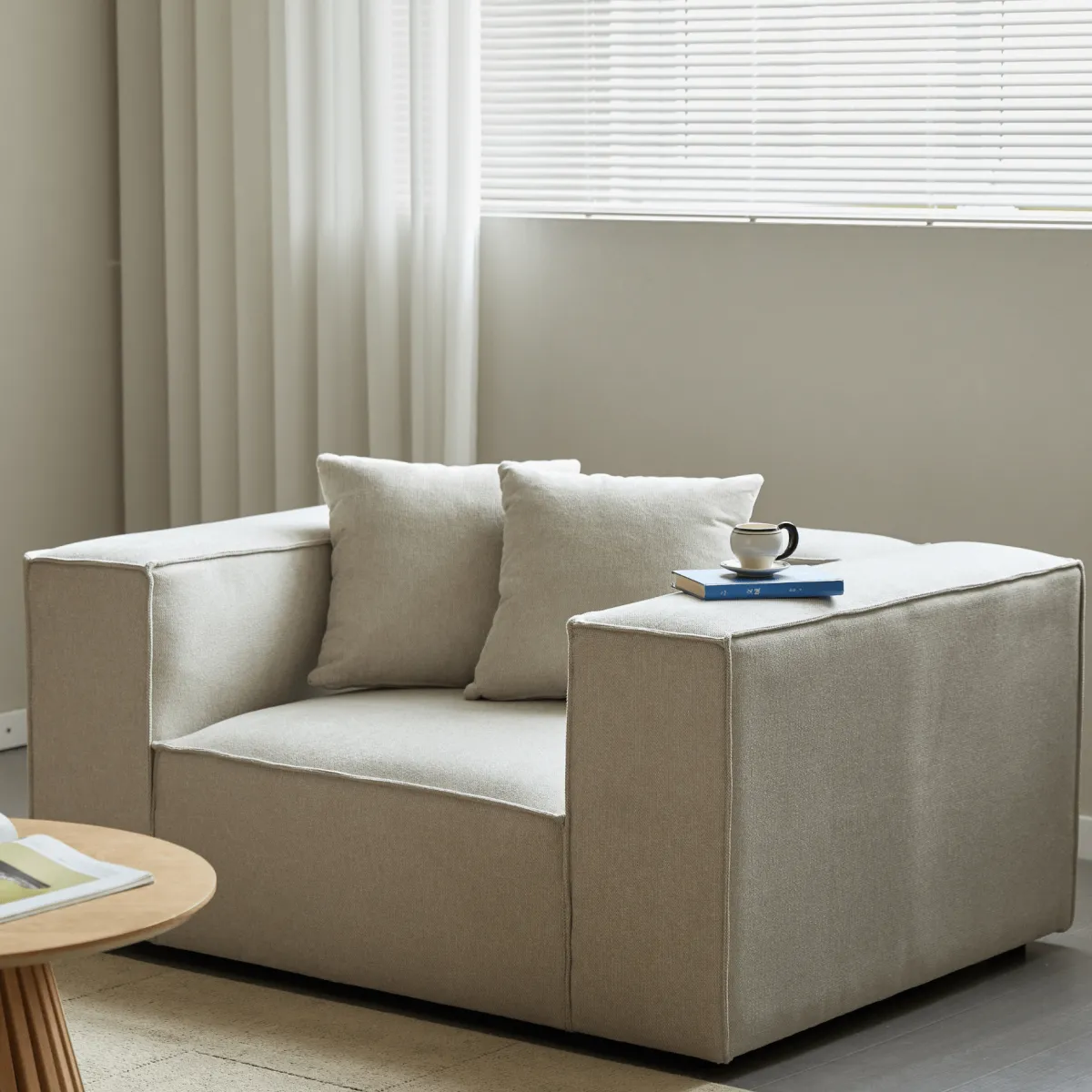 Nimara Hailey lænestol i beige L: 136 X D: 100 X H: 64 Cm* Sofaer|Lænestole