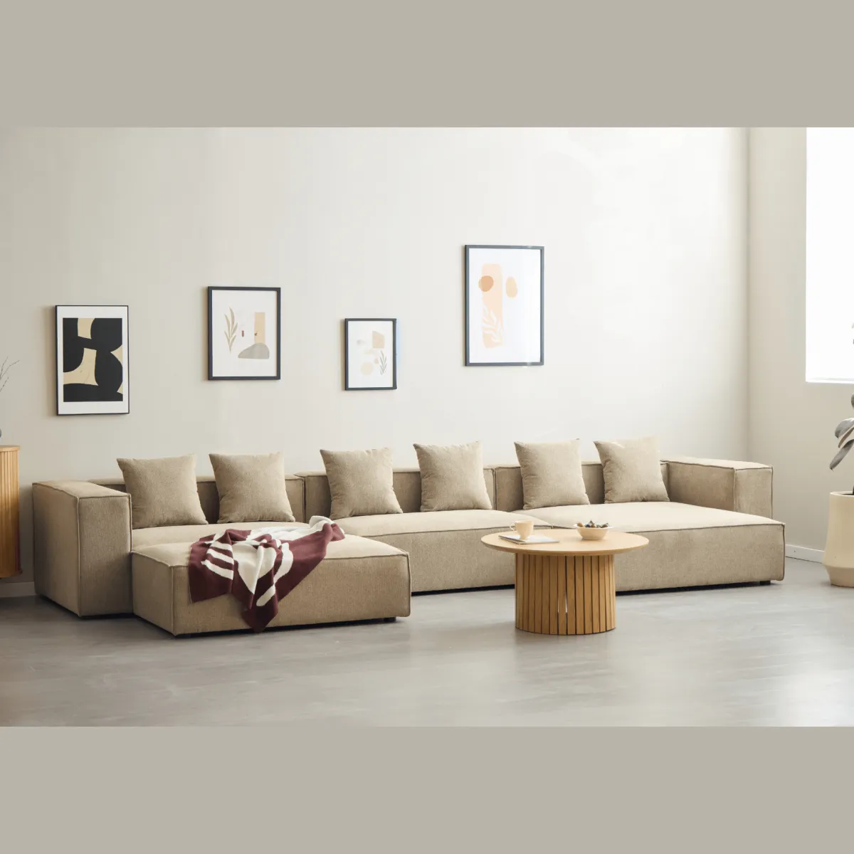 Nimara Hailey - Venstrevendt chaiselong modulsofa med puf i sand L: 415 X D: 172 X H: 65 cm* Sofaer