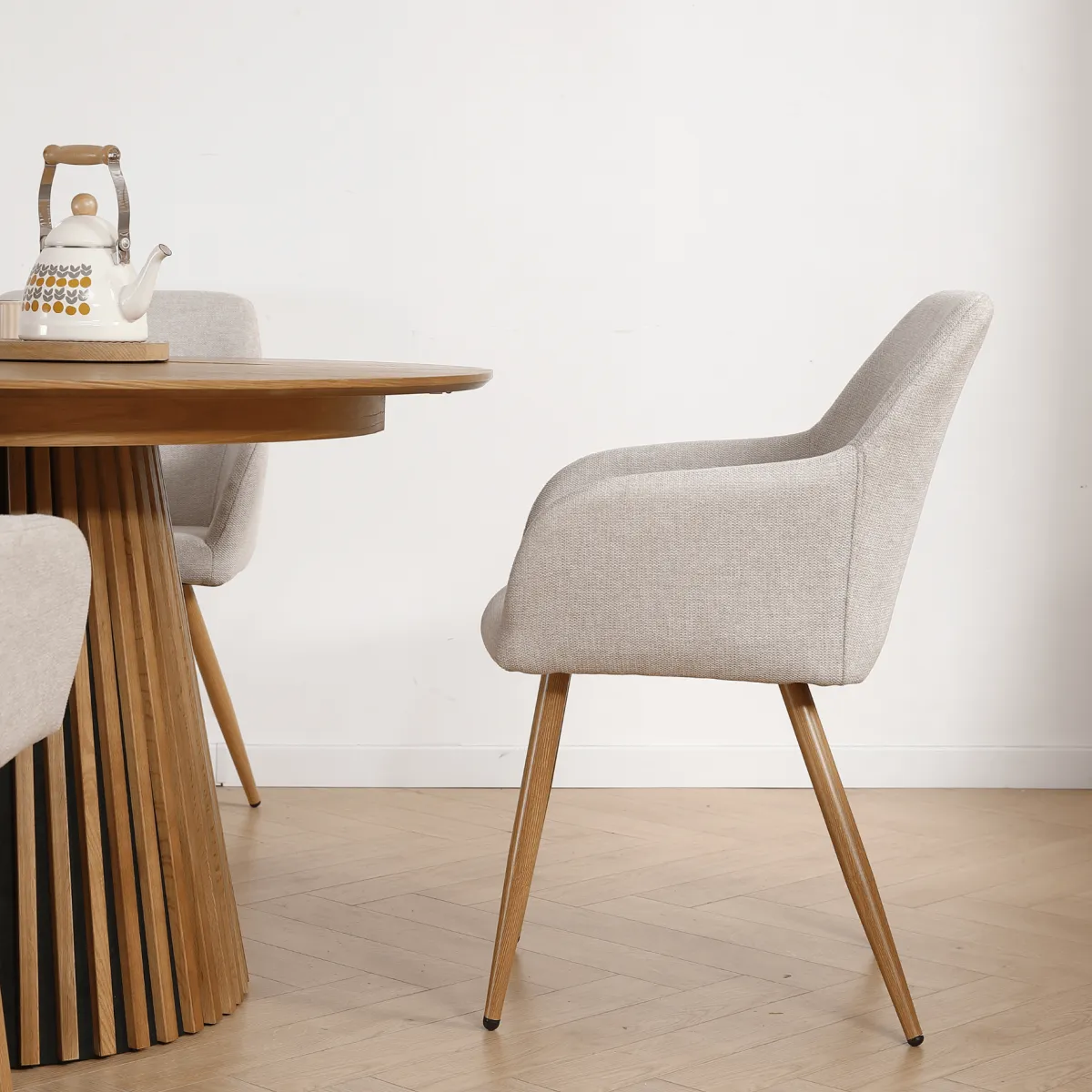 Nimara Jenna spisebordstol - beige tekstil med egelook* Spisebordsstole