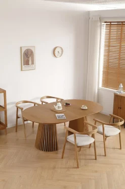 Nimara Jocelyn spisebordsstol i eg med beige stofsæde* Spisebordsstole