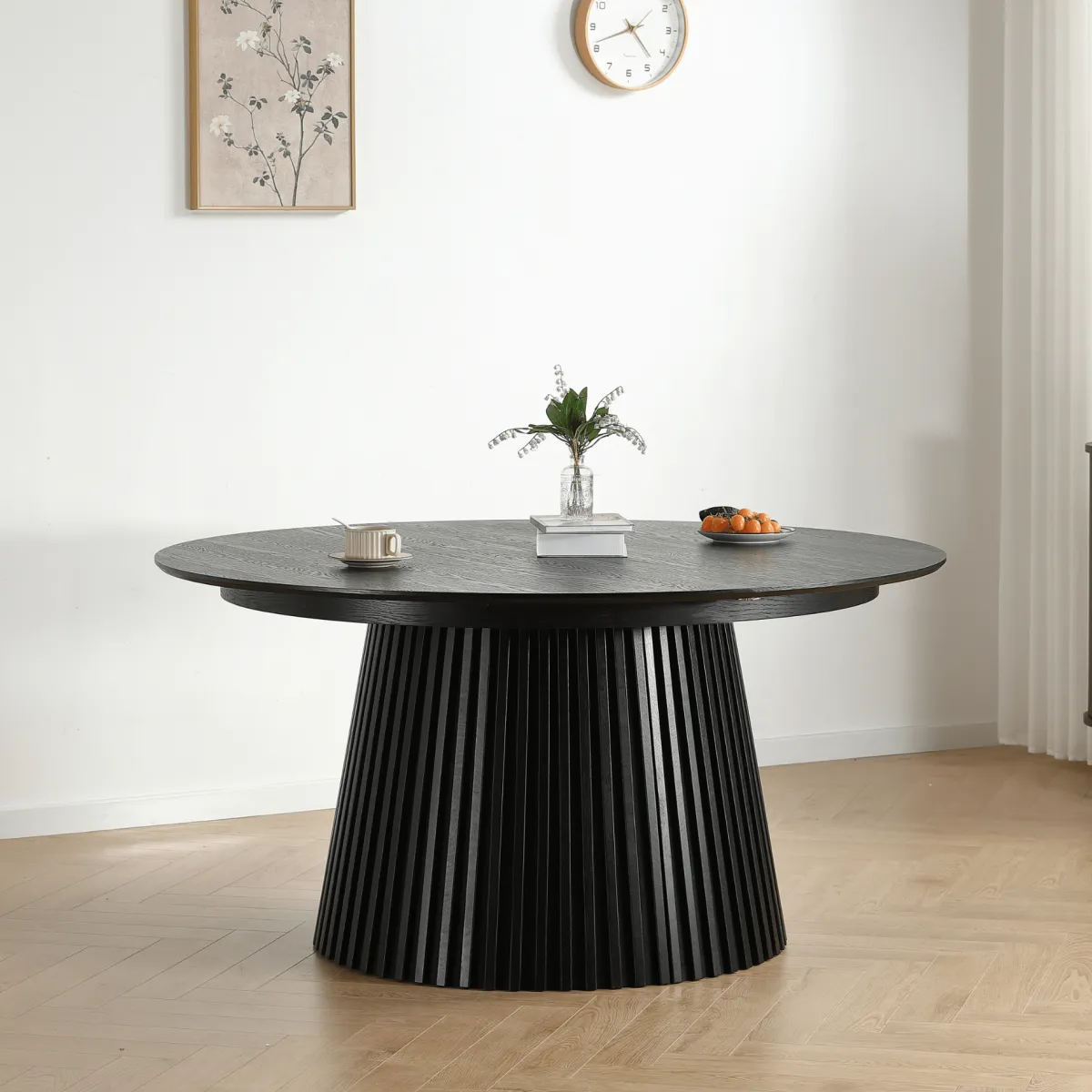 Nimara Lewis - Lamel rundt Spisebord I sort Egefiner Ø140 cm* Spiseborde