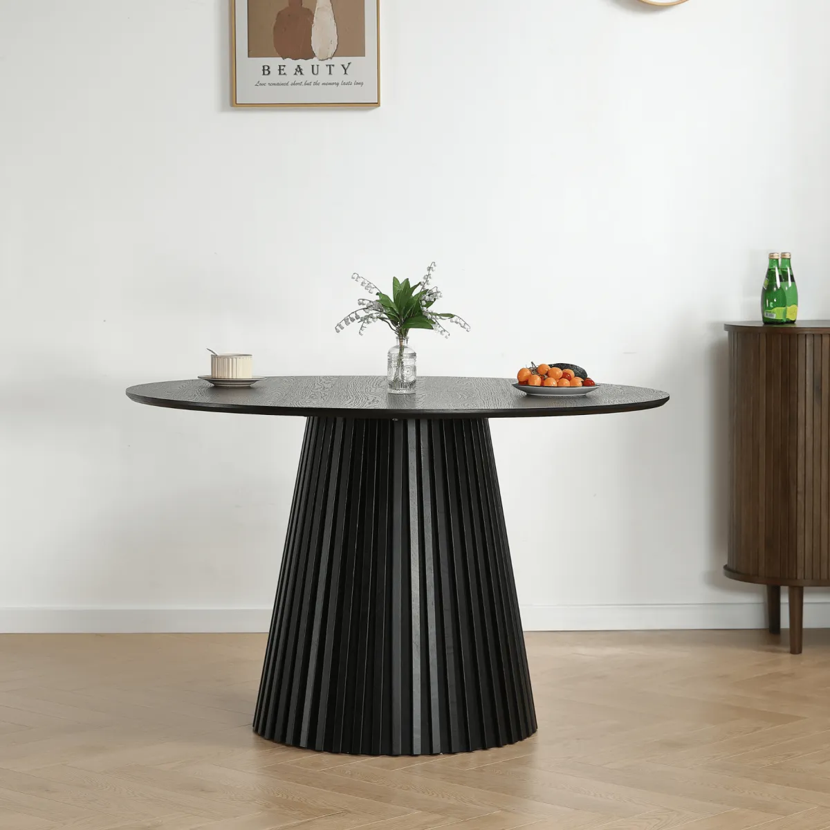 Nimara Lewis - Lamel rundt Spisebord I sort Egefiner Ø120 cm* Spiseborde