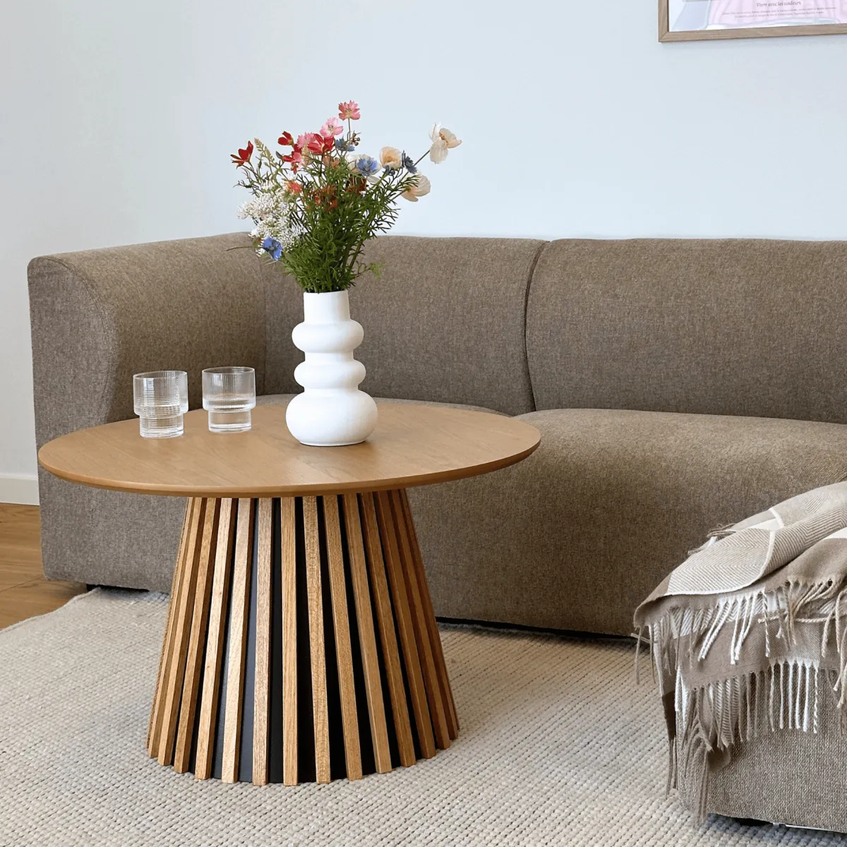 Nimara Lewis lamel sofabord naturlig egelook Ø70 cm* Sofaborde