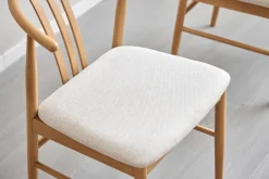 Nimara Lizzie spisebordsstol i bøg med polstret sæde i beige* Spisebordsstole