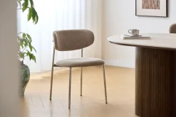 Nimara Lucinda spisebodsstol i chrome med sand tekstil* Spisebordsstole