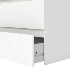 Nimara Maise kommode H:114 x B:65 x D:41 cm med 5 skuffer i hvid. Uden emballage / Mindre skader - se produktbeskrivelse (OUB12278)* Alle Møbler|Kommoder