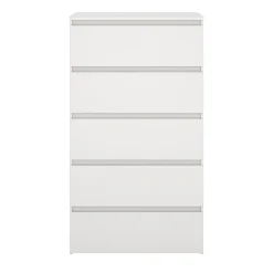 Nimara Maise kommode H:114 x B:65 x D:41 cm med 5 skuffer i hvid. Uden emballage / Mindre skader - se produktbeskrivelse (OUB12278)* Alle Møbler|Kommoder