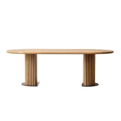 Nimara Matteo - Plankebord med lamelfod i olieret/natur massiv eg 240x120x77 cm* Spiseborde