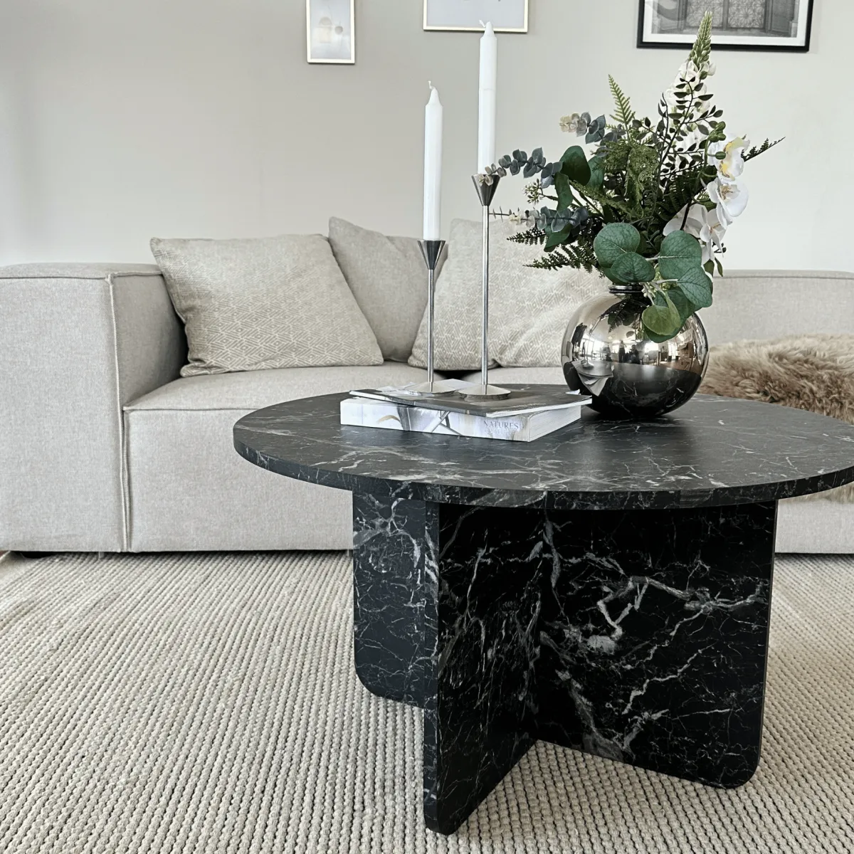 Nimara Mercy sofabord sort marmor look Ø80 cm* Sofaborde