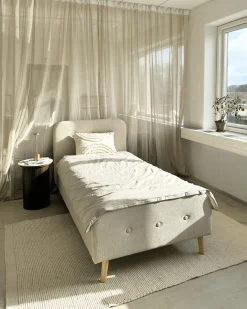 Nimara Premium Christian seng i beige 90x200 cm inkl. sengelameller og madrasser* Sengerammer|Alle Senge