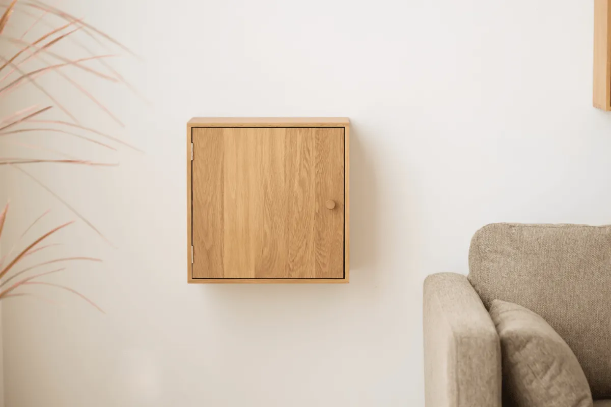 Nimara Rumi Vægreol med låge og hylde 33x20x33 cm eg inkl. vægophæng* Reoler|Opbevaring Til Spisestuen