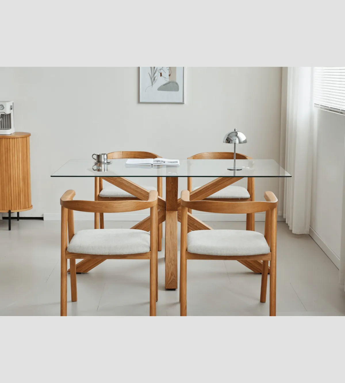 Nimara Sidney - Glas spisebord med ben i massiv egetræ 150x90 cm* Spiseborde