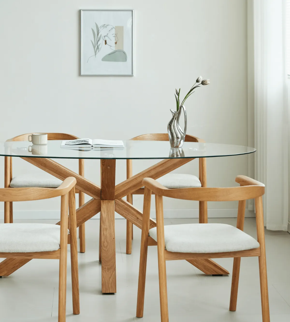 Nimara Sidney - Glas spisebord med ben i massiv egetræ 175x90 cm* Spiseborde