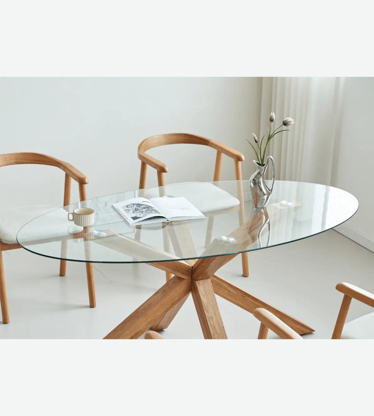 Nimara Sidney - Glas spisebord med ben i massiv egetræ 175x90 cm* Spiseborde